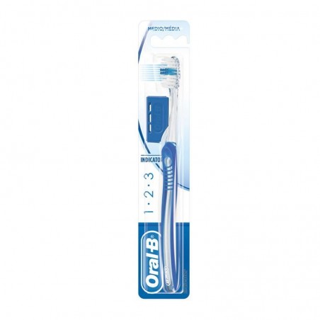 Oral-B Indicator 1°2°3 35mm Χειροκίνητη Οδοντόβουρτσα Μέτρια με Θήκη ΜΠΛΕ, 1 τεμάχιο