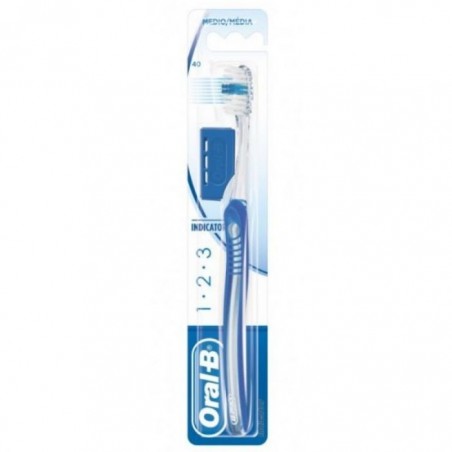 Oral-B Indicator 1°2°3 40mm Χειροκίνητη Οδοντόβουρτσα Μέτρια ΜΠΛΕ, 1 τεμάχιο