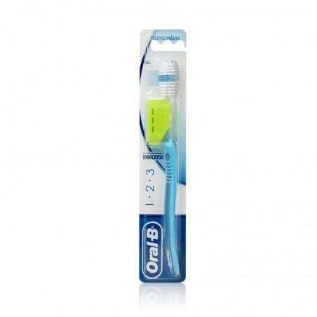 Oral-B Indicator 1°2°3 40mm Χειροκίνητη Οδοντόβουρτσα Μέτρια ΓΑΛΑΖΙΟ, 1 τεμάχιο